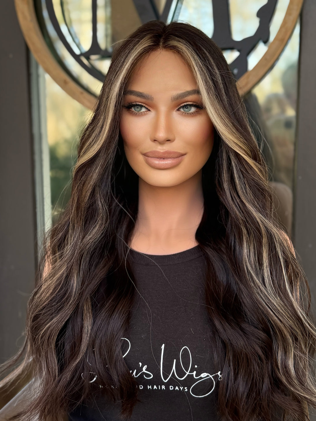 “3B2744” [S] 24” Lace Top Wig