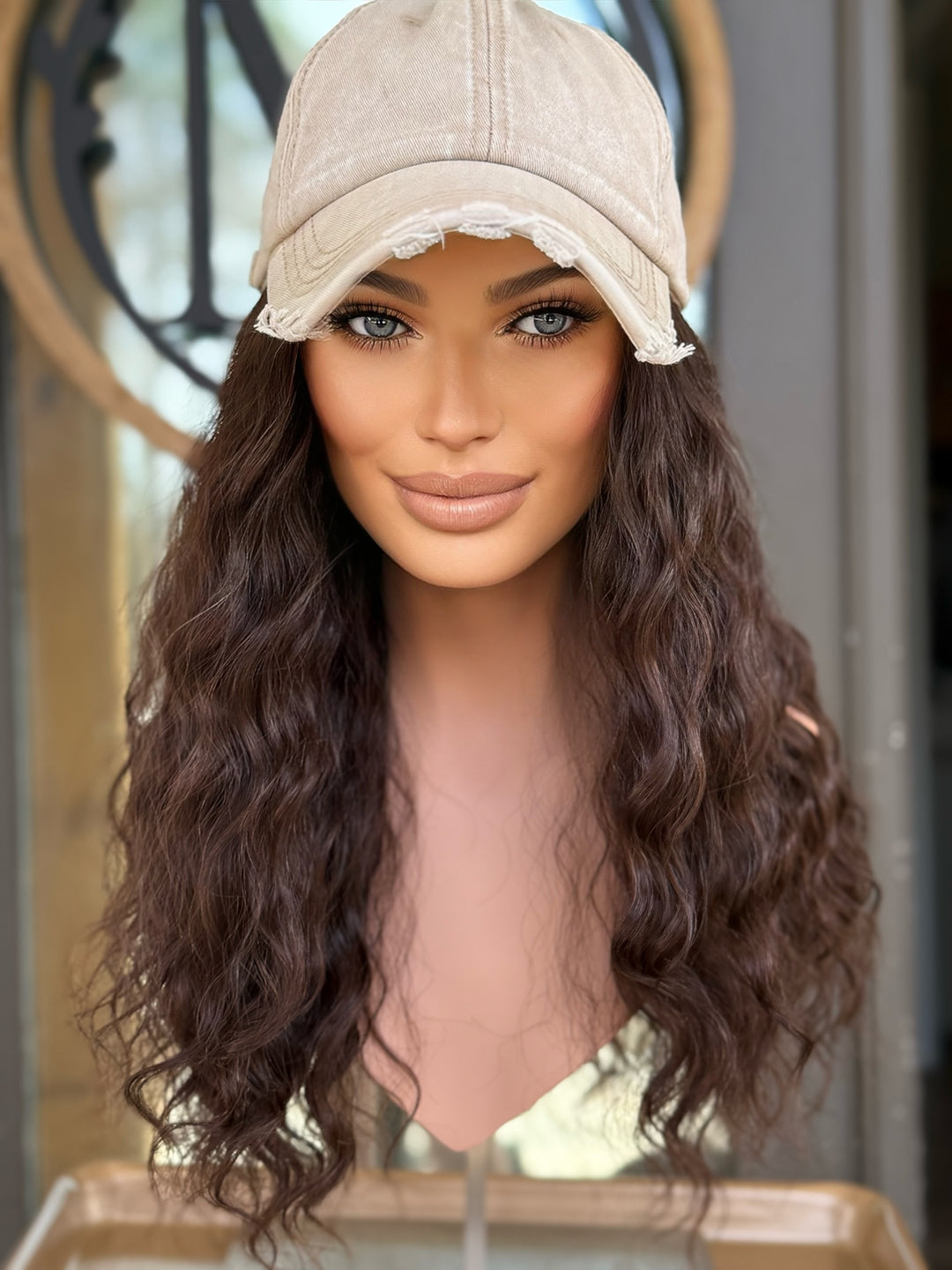 “Wavy Stephanie” [M] 22” Everyday Hat Wig