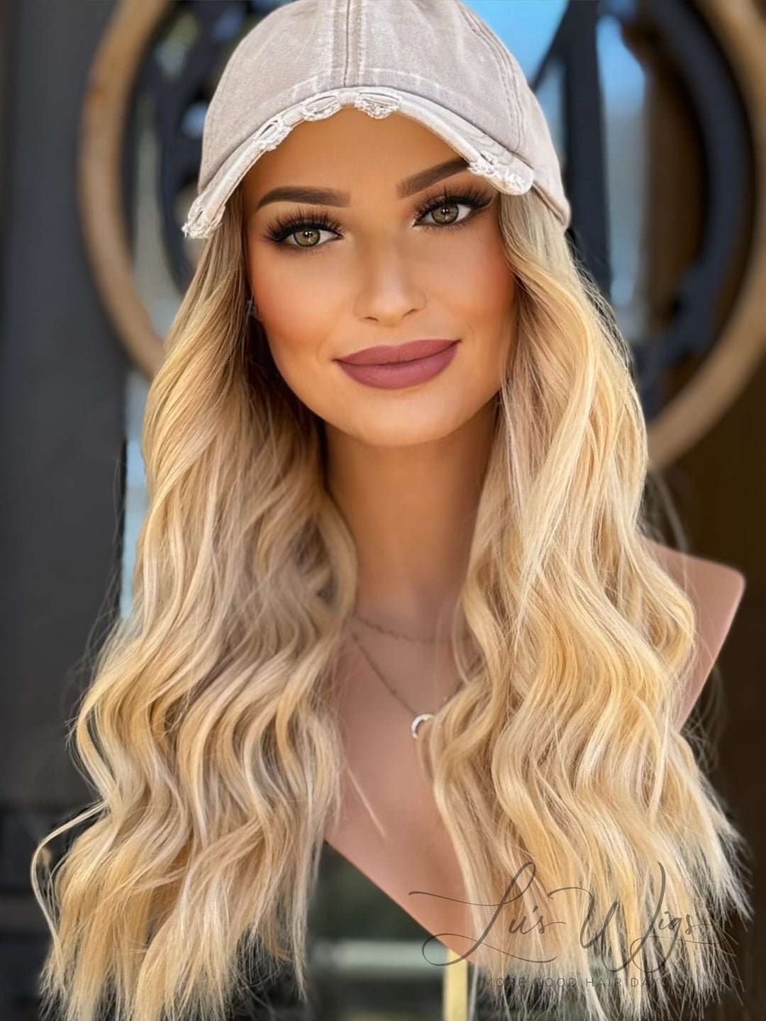 Resale “Bombshell” [S] 22” Active hat wig