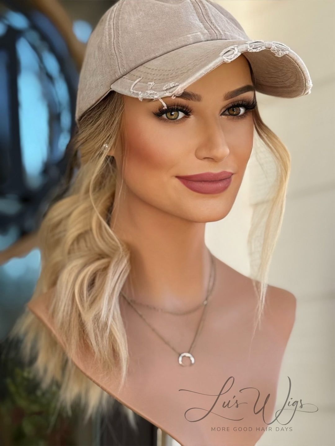 Resale “Bombshell” [S] 22” Active hat wig