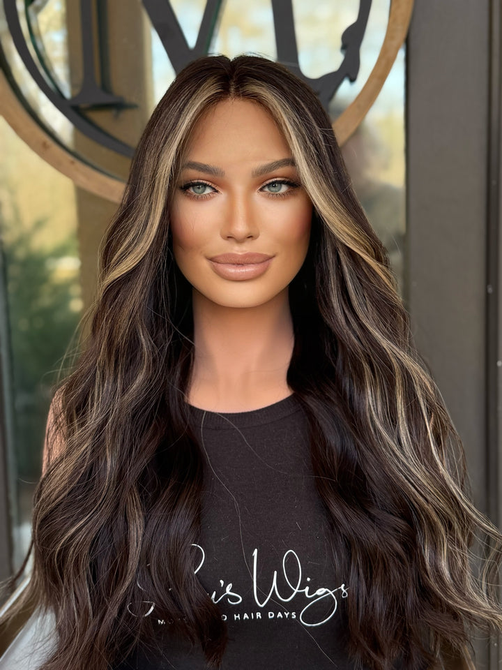 “3B2744” [S] 24” Lace Top Wig