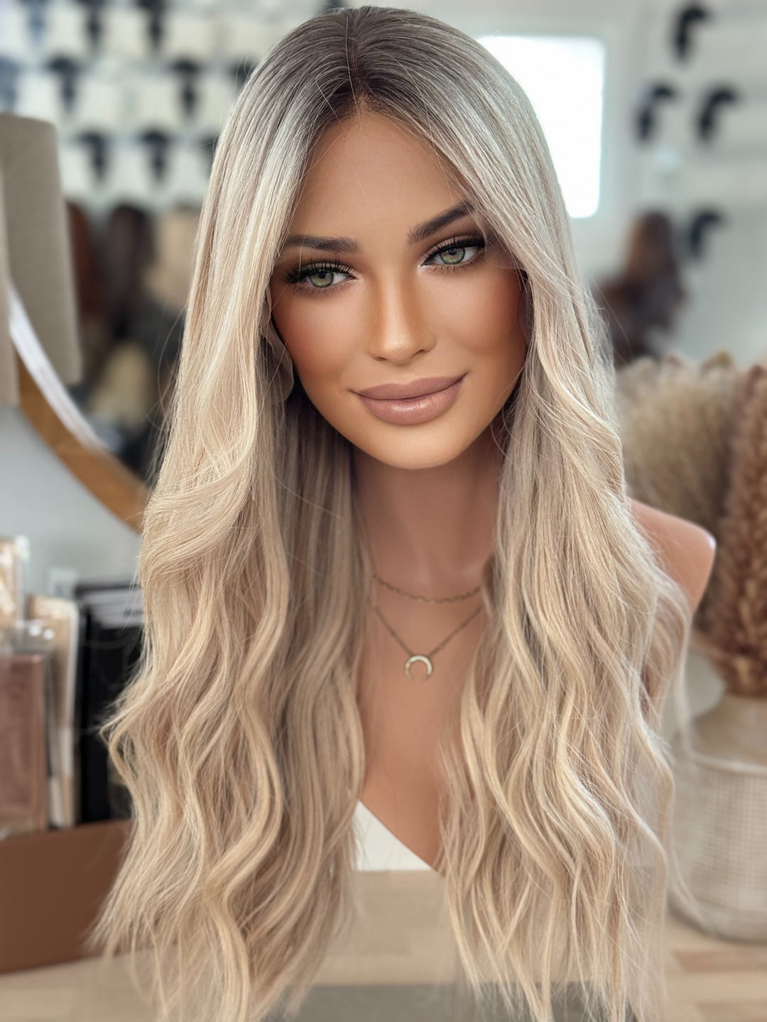 “Ray” [M] 22” Lace Top Velour Wig